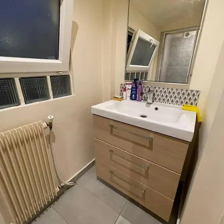 Dans Maison Partagee Проживание в семье