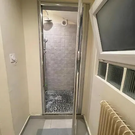 Dans Maison Partagee Проживание в семье *